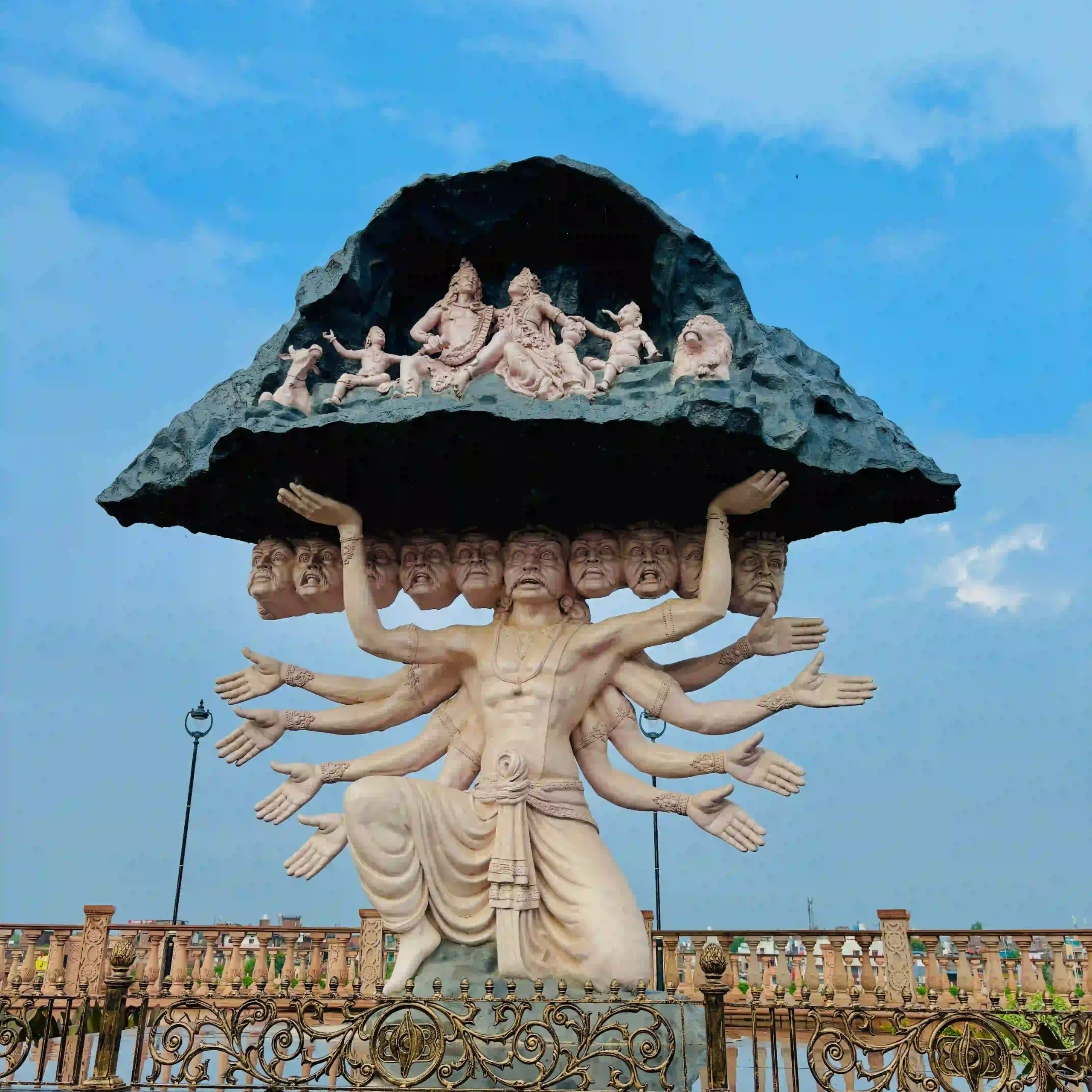 Mahakal Lok Ujjain guide with sculptures and visitor planning