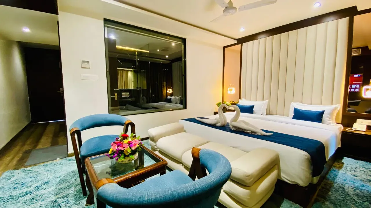 Comfortable Ujjain hotel room suitable for travellers planning an early morning Mahakaleshwar Bhasma Aarti visit